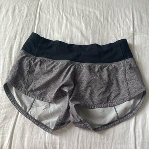 Speed Up Low-Rise Lined Shorts 2.5”